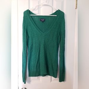 AE green sweater size medium